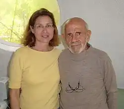 Jacque Fresco s Roxane Meadowsovou, 2005