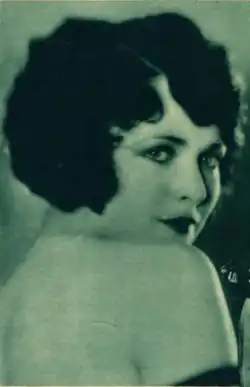 Jacqueline Loganová, 1923
