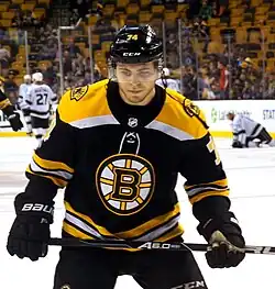 Jake DeBrusk v dresu Bruins (2017)