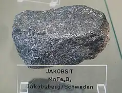 Jakobsit ze švédského Jakobsbergu (sbírky Mineralogického muzea v Bonnu)