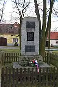 Pomník padlým ve vesnici
