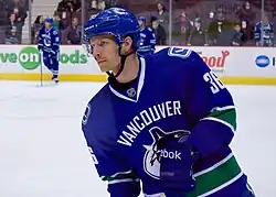 Jannik Hansen v dresu Canucks