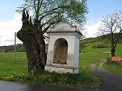 Janské Údolí, výklenková kaplička Panny Marie Kájovské.jpg