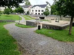 Celkový pohled, v pravé části snímku je „dětské hřiště Odboje“