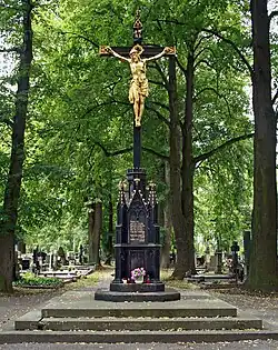 Novogotický kříž na jaroměřském městském hřbitově