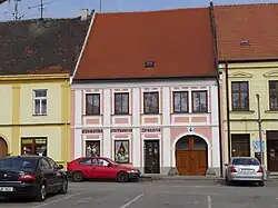 Jaroměřice nad Rokytnou, nám. Míru 4.JPG