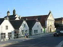 Špitál a kaple sv. Kateřiny z mostu přes Rokytnou