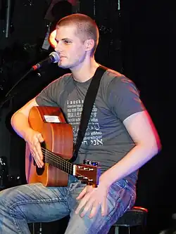 Jay Brannan při vystoupení v Hamburku (2009)