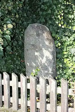 Památkově chráněný křížový kámen