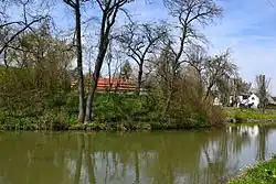 Pozůstatek příkopu s tvrzištěm