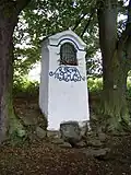 Ježovka, kaple a studánka.jpg