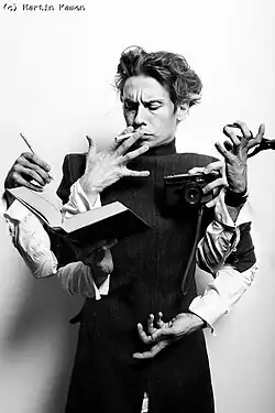 Martin Kámen: Pocta Jeanu Cocteauovi / autoportrét