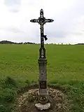 Kříž u silnice 19359 z Jeníkovic směrem na Němčice