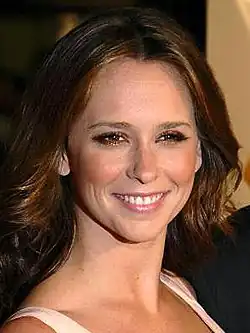 Jennifer Love Hewitt na premiéře snímku 27 šatů v lednu 2008.