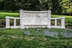 Jeseník mramorová lavice (6).jpg