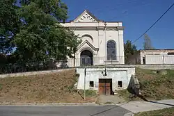 Obřadní síň z ulice Karla Čapka