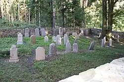 Jewish cemetery in Osek 06.JPG