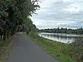 Labe a cyklostezka nad jezem, pohled proti proudu