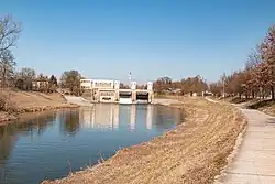 Jez Předměřice: celkový pohled proti proudu