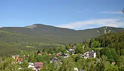 Jezerní hora (vlevo) a Špičák z jihovýchodu