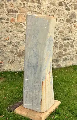 Stéla, vápenec, 2012