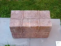 Balík, slivenecký mramor, (1982)