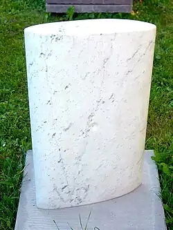 Tělo I, mramor, (1991)