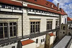 Starý královský palác, pohled od jihozápadu.