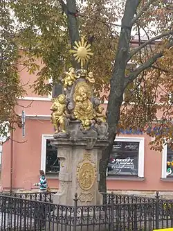 Jicin Komenskeho nam P Marie Rusanska.jpg