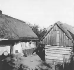 Roubená stavba čp. 36 s bedněným štítem