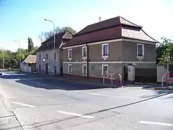 Jinonice, Karlštejnská 35 a 33.jpg