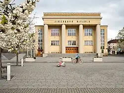 Jiráskovo divadlo od Jindřicha Freiwalda