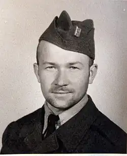 Jiří Řezáč v hodnosti vojína při výkonu povinné základní vojenské služby