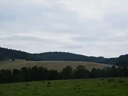 Vrch Jáchym z pohledu od lobendavského hřbitova