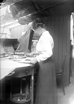 Hesbecková ve studiu Petera Elfelta