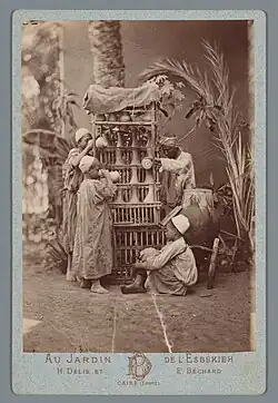 Délié & Béchard, Chlapci před policí, carte-de-visite, 1869–1890, sb. Rijksmuseum