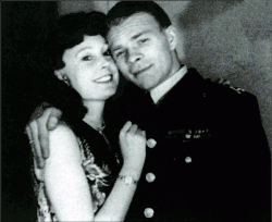 Se svou anglickou manželkou Trudie Bryksovou v Olomouci (rok 1947)