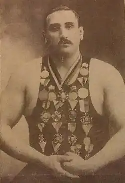 S vítěznými trofejemi