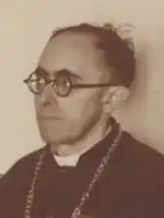 Kanovník Josef Weißkopf v roce 1940