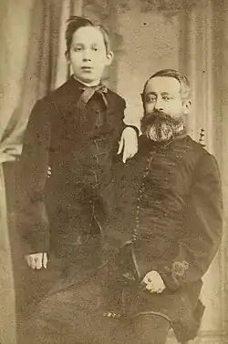 Mladý Anton se svým otcem