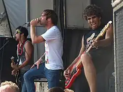 Kapela Just Surrender při vystoupení na Warped Tour v roce 2008 v americkém Uniondale