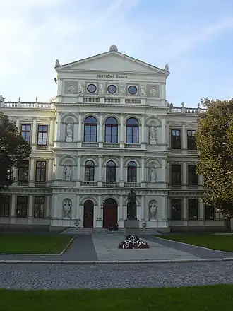 Justiční akademie v Kroměříži