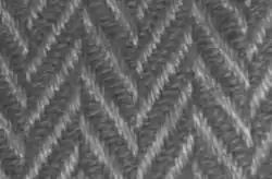 Odvozená oboulícní vazba, nazývaná „rybí kost“