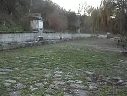 Místo s pamětní deskou podpisu mírové smlouvy