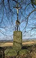 Kříž na Studnickém kopci.jpg