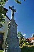 Kříž před kaplí