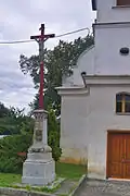 Kříž před kaplí