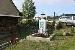 Kříž u domu čp. 21