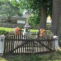 Kříž u hasičské zbrojnice