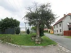 Kříž u rozcestí v Horním Poříčí (Q37285706).jpg